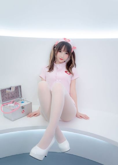 女厕精品_720迅雷电影在线