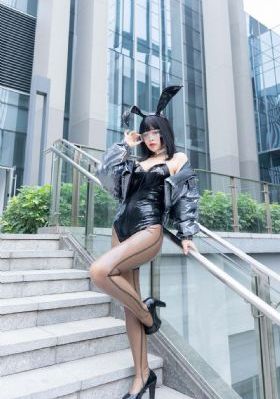 欧美巨乳美女比基尼网站_BD英语在线观看