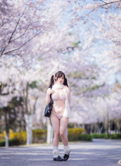 蜜臀在线一区_超清电影在线观看