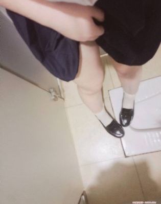国产美女中出_1080P高清完整版